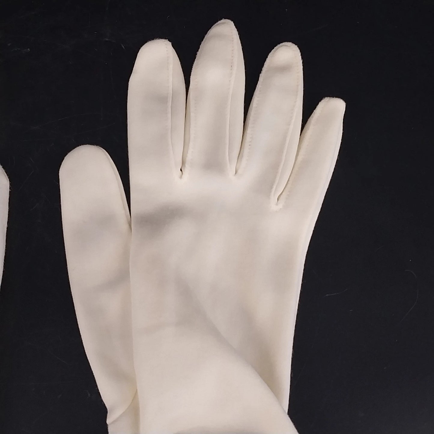 Women's White Stretch Dress Gloves Ruched Wrist Formal Wedding Tea Length Vtg