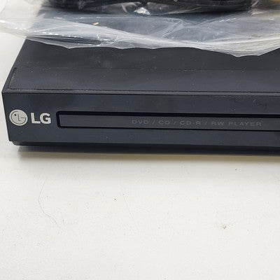 LG DP132 DVD Player w USB Direct Recording Black + Remote & AV Cables Untested
