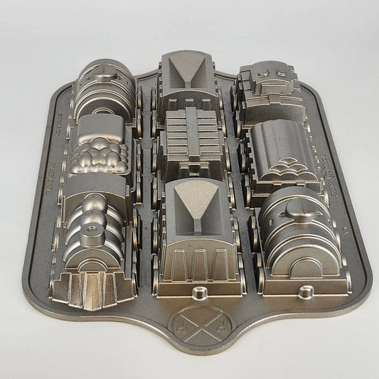 Nordic Ware Train Cake Pan Railroad Locomotive 9 Sec Heavy Cast Aluminum 5 Cup