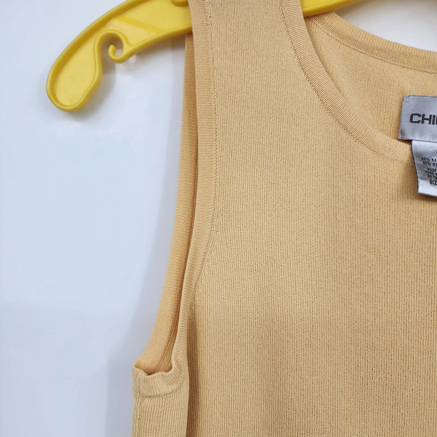 Chicos Size 0 Yellow Ribbed Knit Tank Top Rayon Nylon Sleeveless Women's Shirt