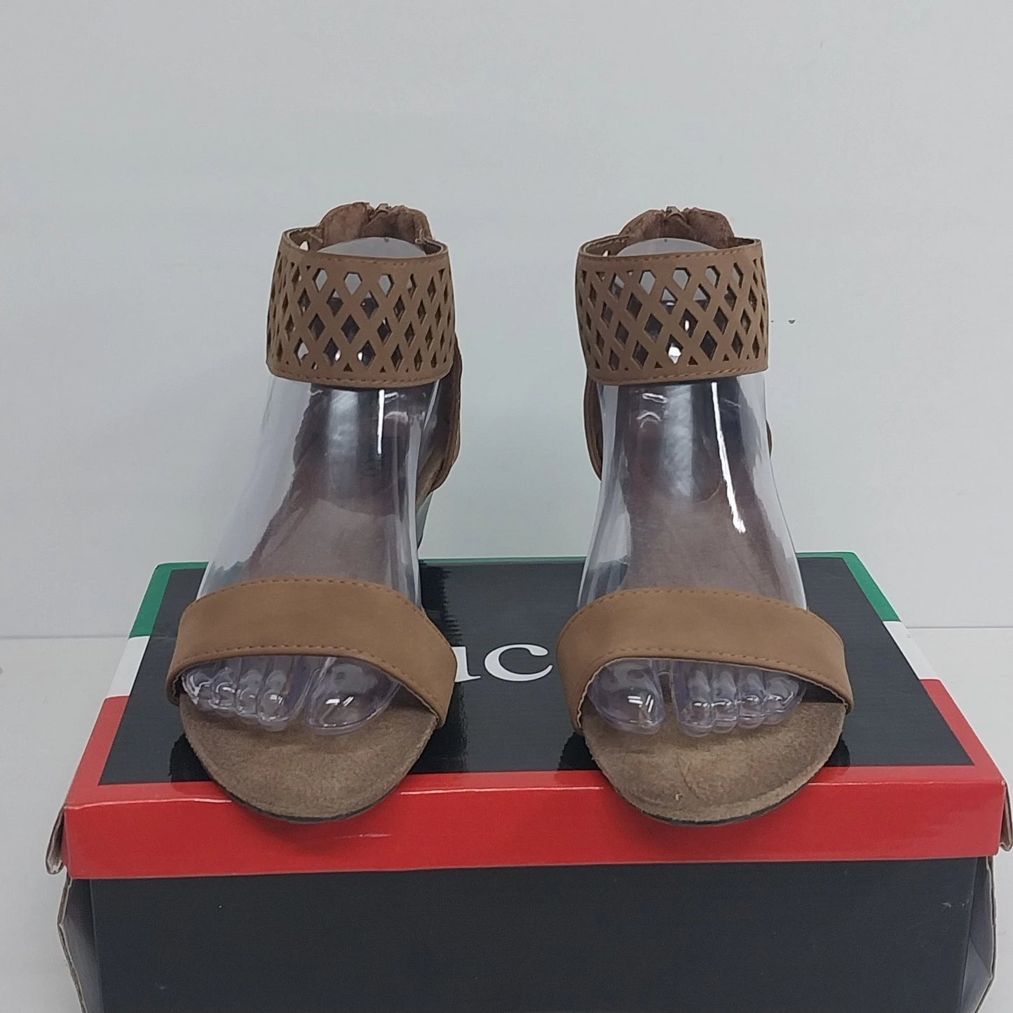 Bucco Capensis Bororo Brown Sandals Women Size 8 Ankle Strap