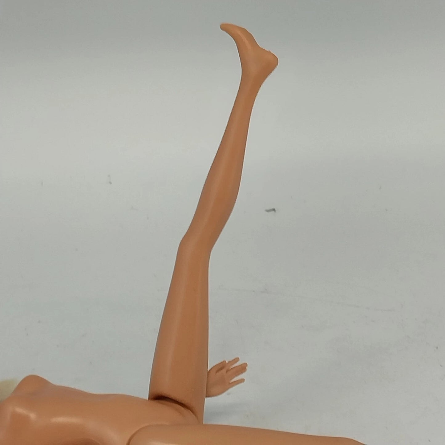 Mattel Barbie Blonde Doll 1998 Head 1999 Body Blue Eyes Bendable Knees Vintage