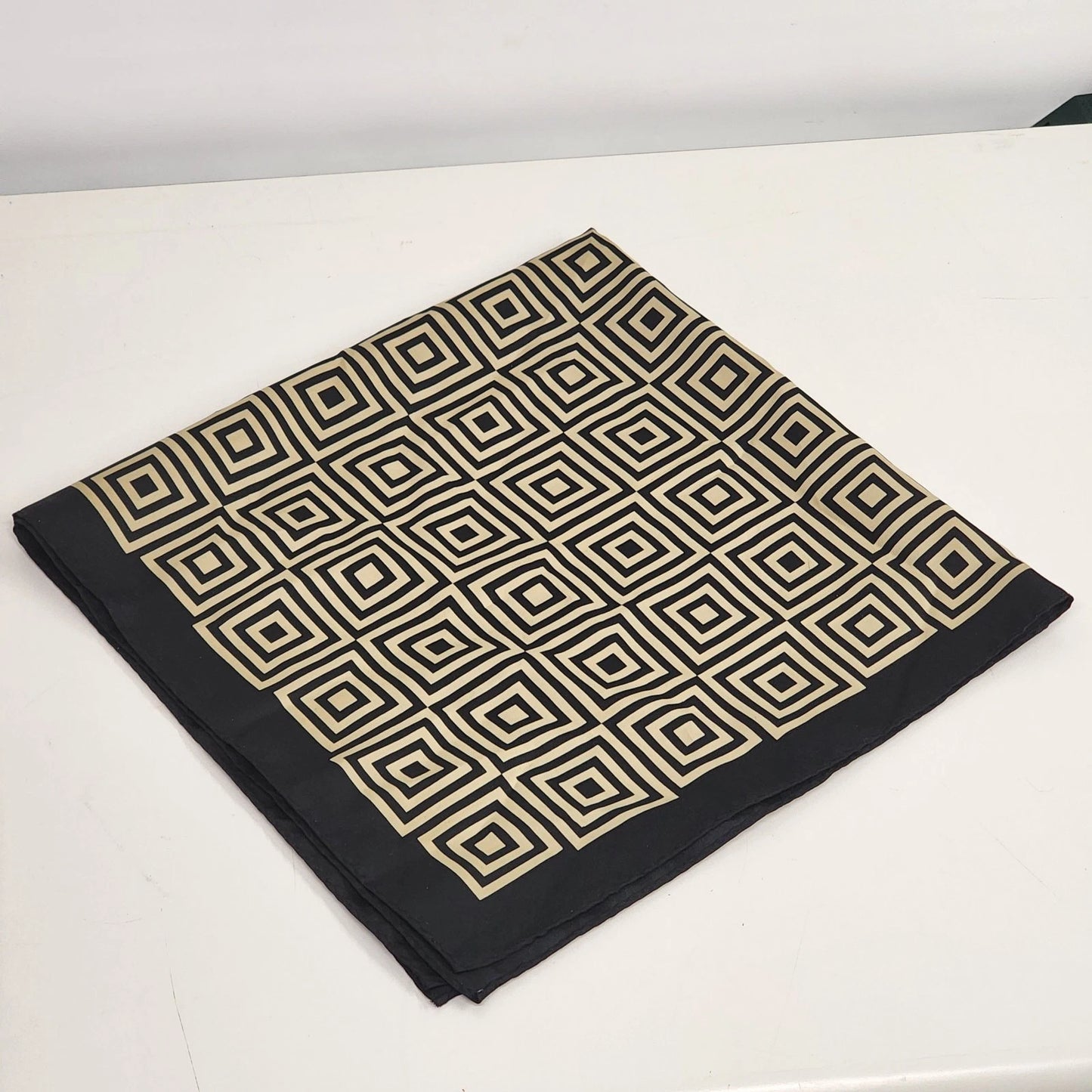 Totes Square Scarf Black Beige Geometric Print 27" Polyester Shawl Wrap China