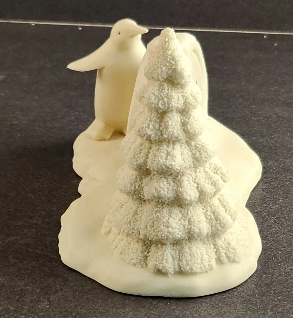 Snowbabies Polar Sign Department 56 Retired 6" Penguin & Christmas Tree 6804-7