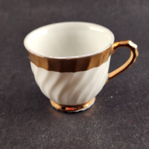 2 Porcelain Elegance Demitasse Expresso Cup Swirl Pattern 2758 White w Gold Gilt