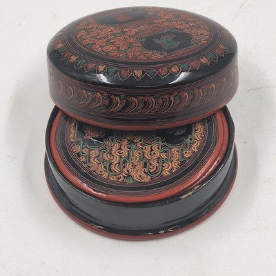 Vintage Lacquerware Coaster Set – 6 Matching Ceramic Foo Dog Coasters in Black, Red & Gold with Storage Box – Asian Guardian Lion Motif