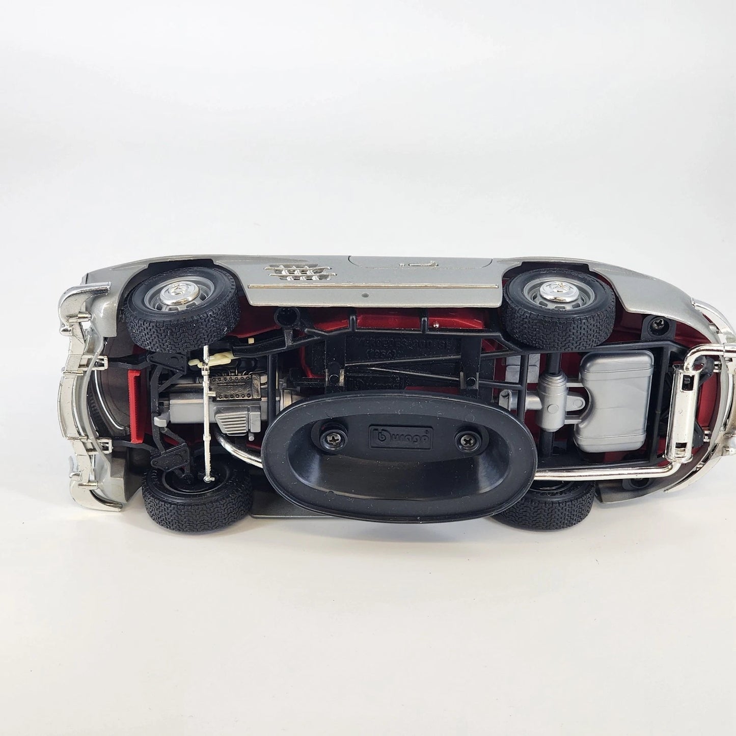 Bburago Mercedes-Benz 300 SL Gullwing 1:24 Diecast Silver Car with Stand 1954