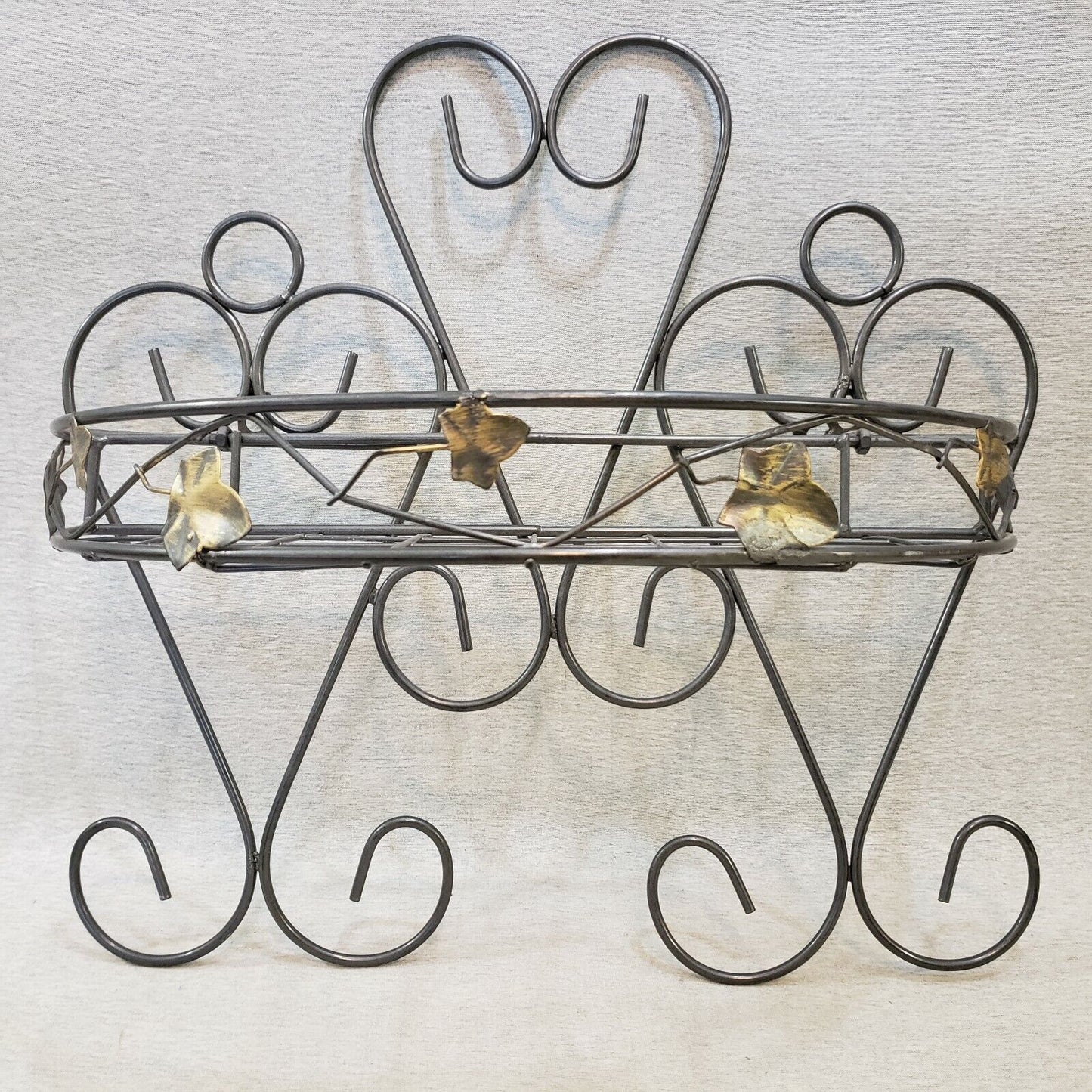 Ornamental Gray Wire Wall Shelf Basket Leaf Pattern Metal Storage