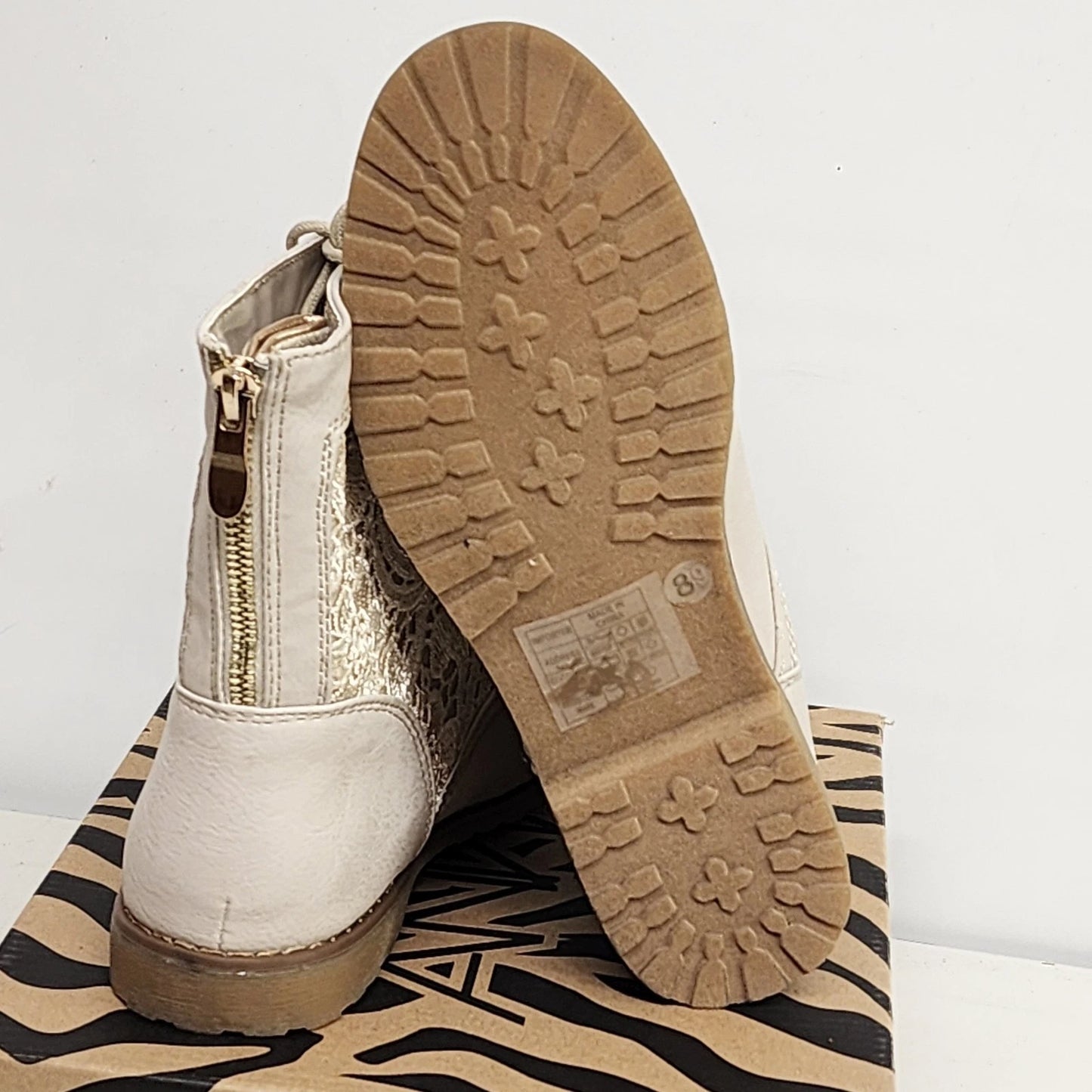 Anna Clayton Ankle Boots Beige Crochet Lace Up Zip Back Women’s 8 with Box