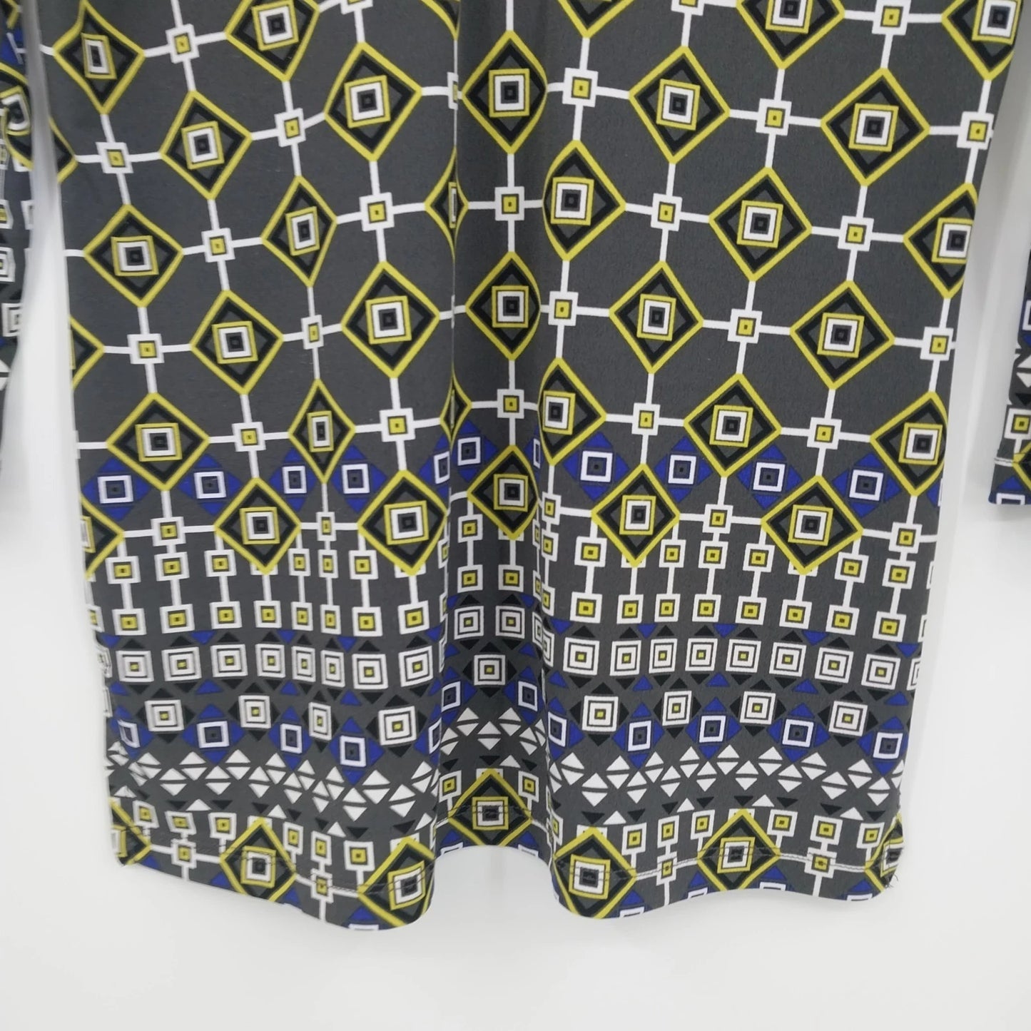 JM Collection Petite Geometric Print Beaded V-Neck 3/4 Sleeve Top P/P Polyester