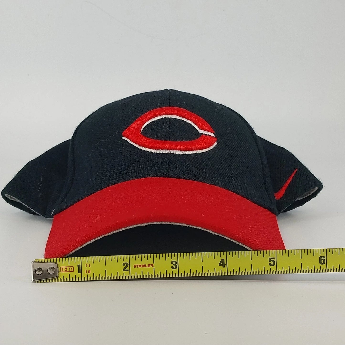 Nike Cincinnati Reds Black Red Bill Hat MLB Cap Hook Loop Adjustable OSFM