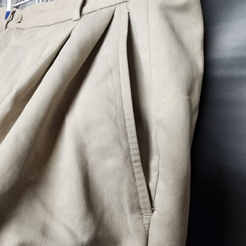 G H Bass & Co Men's Walking Shorts 36" Beige Pleated Front Dressy Style Vintage