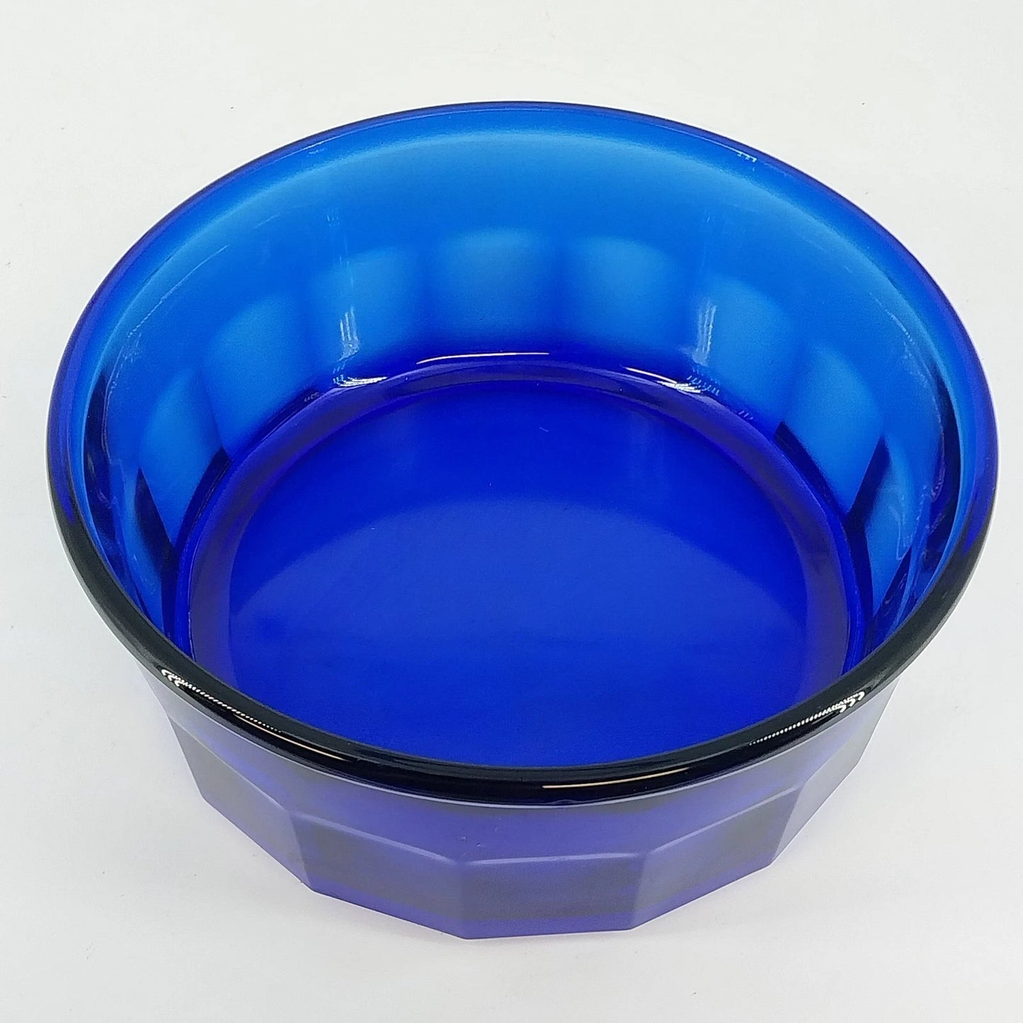 Arcoroc France Cobalt Blue Thumbprint Glass Serving Bowl w White Lid 9.25"