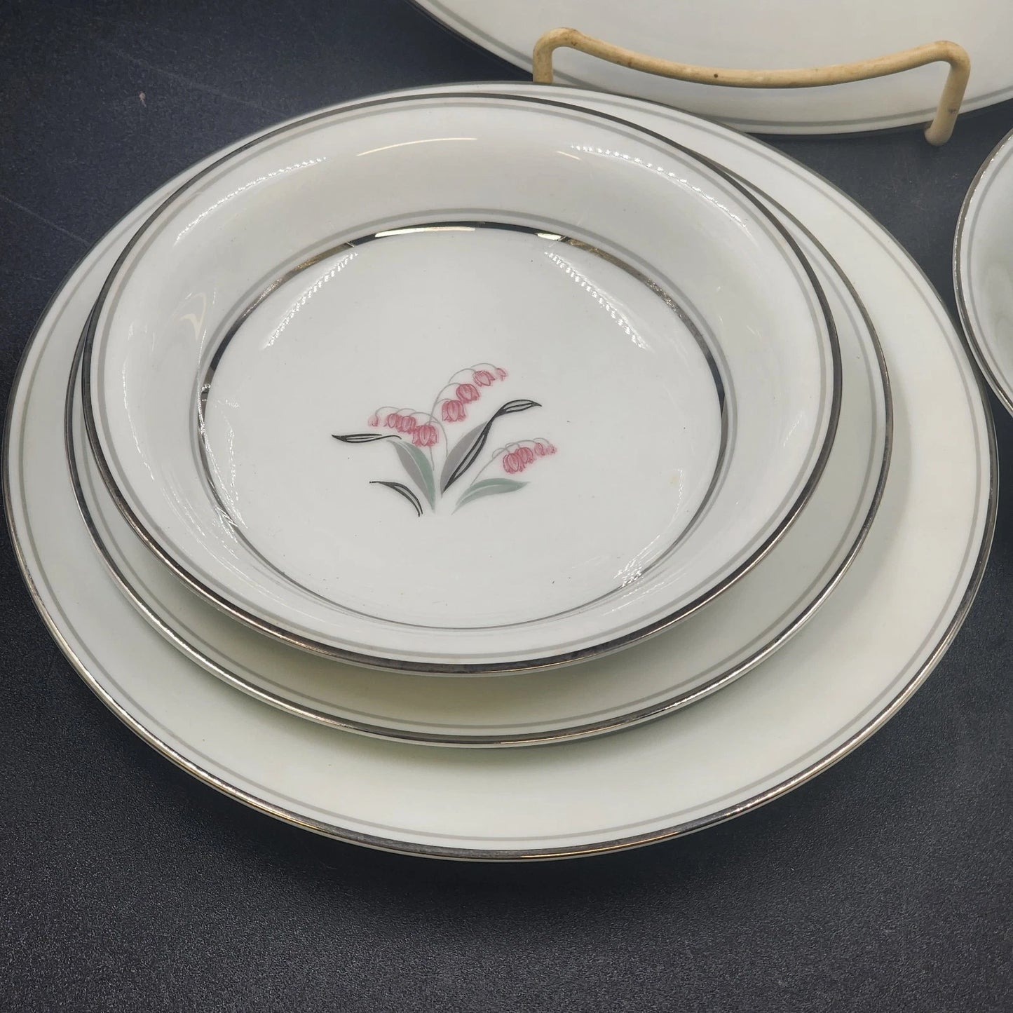 Noritake Crest 6 Piece Place Setting Lily of the Valley 5421 Platinum Trim Vtg