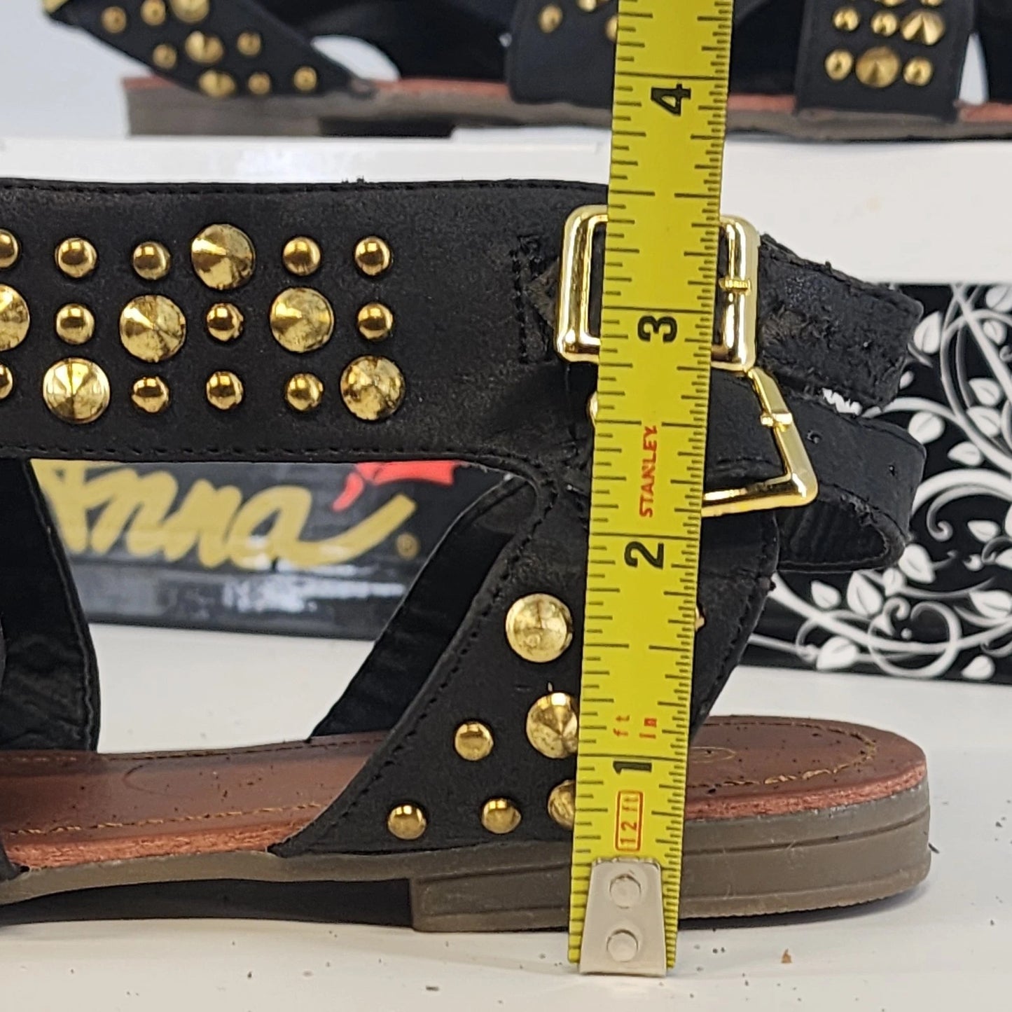 Anna CUTSY-4 Studded Sandals Womens Size 8 Black Gold NWT