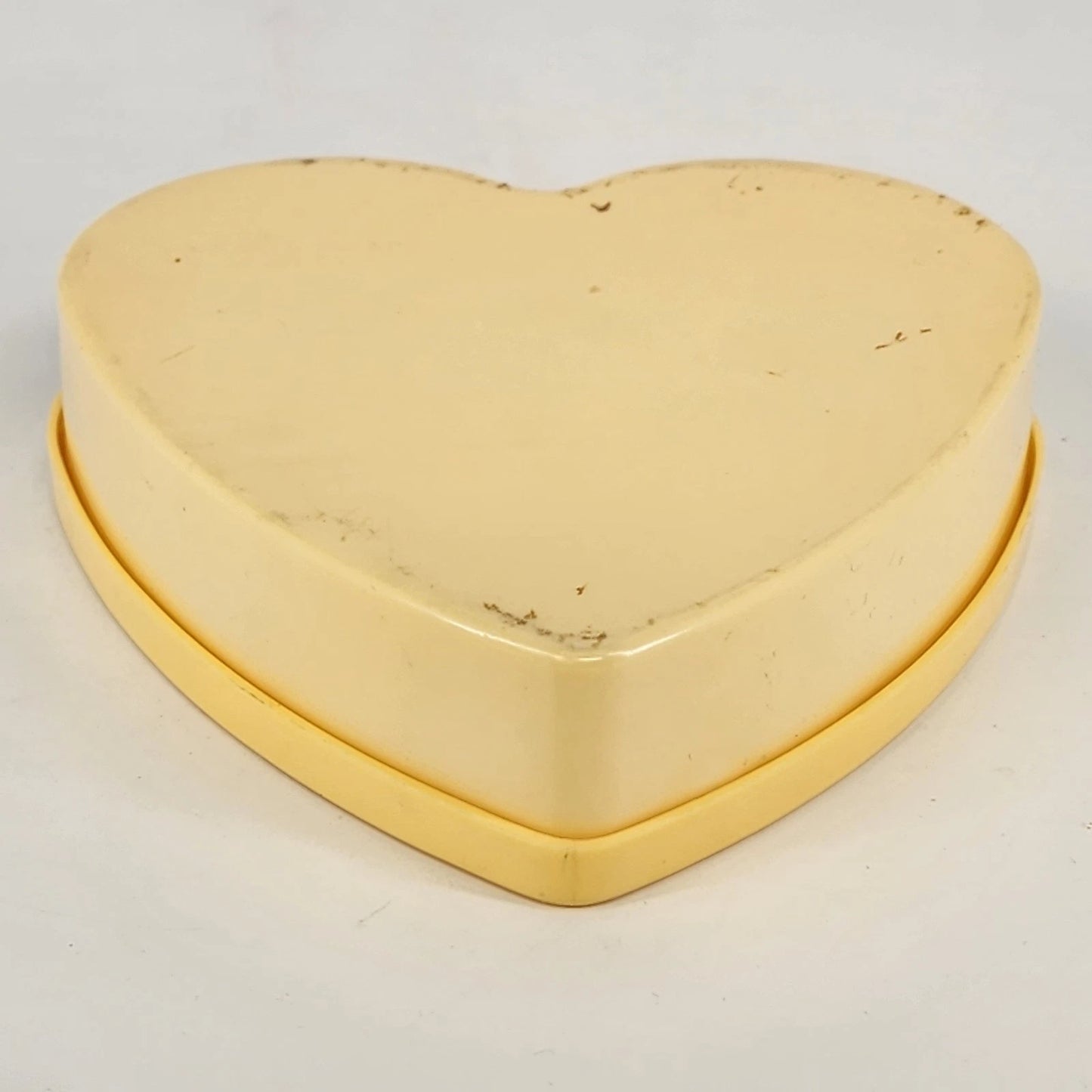 Yellow Celluloid Heart Trinket Box Angels Cupid 5.25