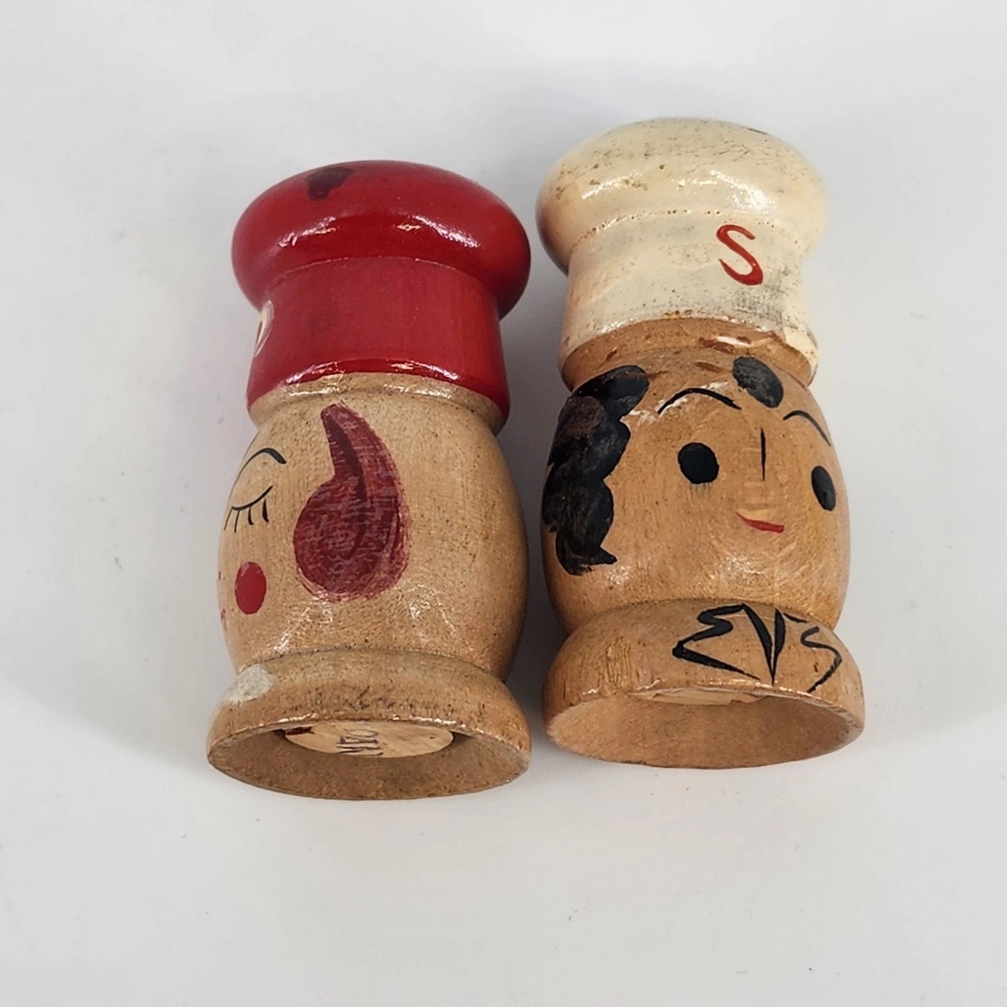 Wood Chef Salt & Pepper Shakers 2" White Boy Red Girl Japan Kitsch 1960's Vtg