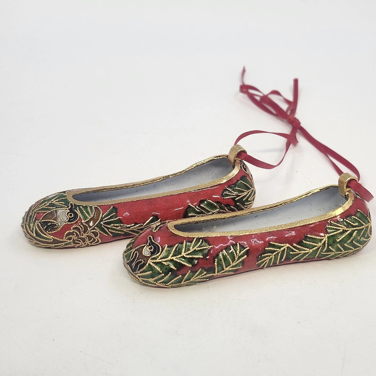 Pair Miniature Christmas Cloisonne Style Shoe Ornaments Red Floral Gold 4" Vtg