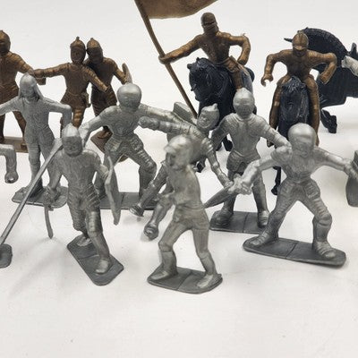 31-pc Medieval Soldier Infantry Knight Warrior Horses Figure Plastic Playset Toy