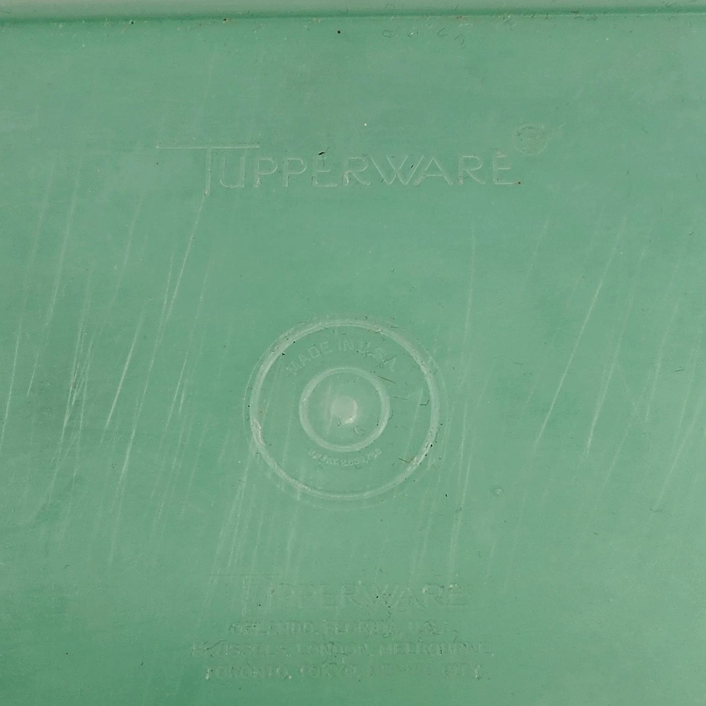 Tupperware 782-7 Celery Keeper Jadeite Green Container Clear Lid No Insert USA