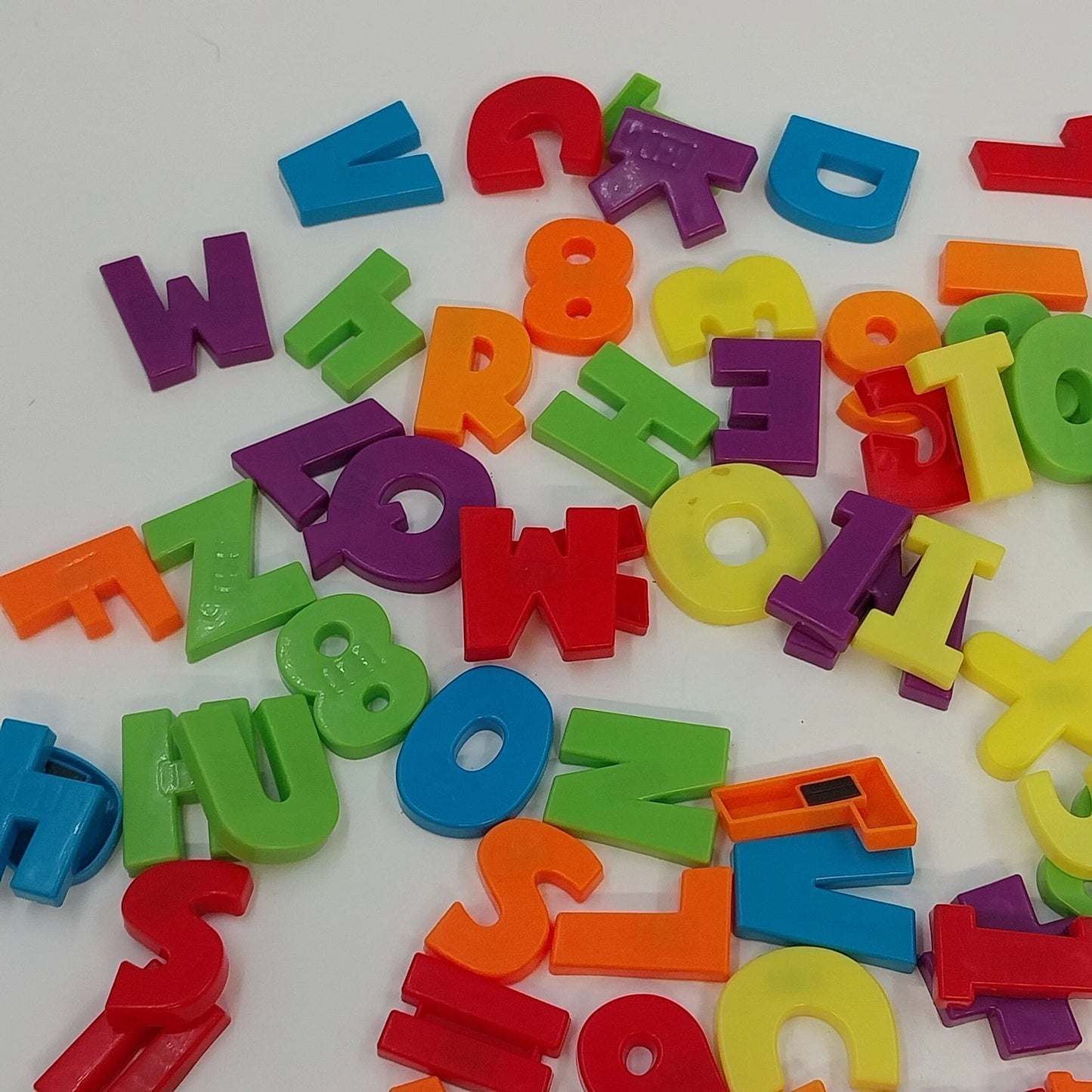 104 Magnetic Letters & Numbers Educational Learning Set w Storage Tub Multicolor