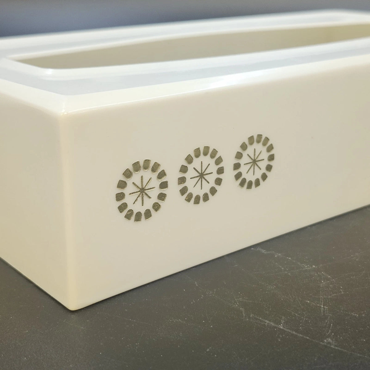 Rubbermaid Plastic Tissue Box Cover 2939 White Atomic Starburst 10.5" MCM Vtg