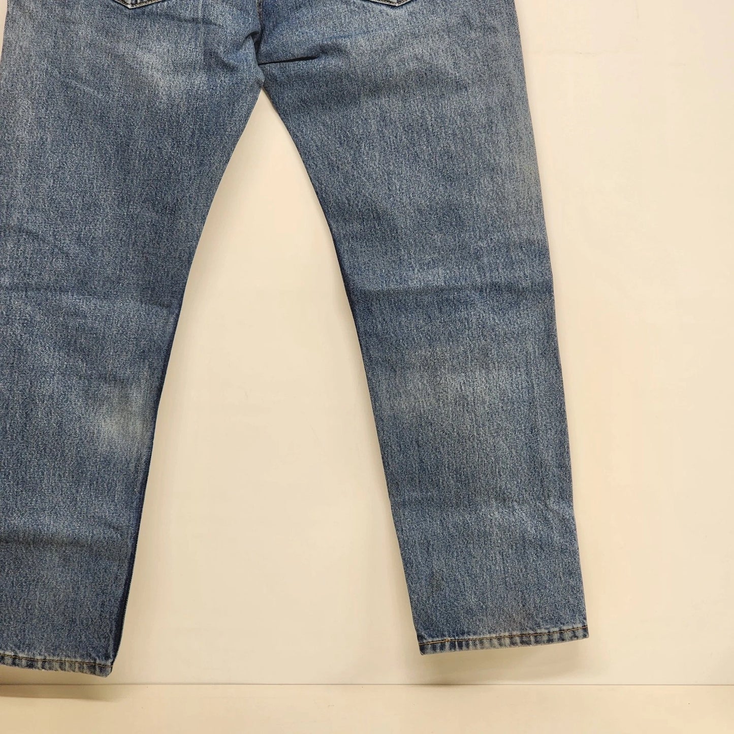 Levi’s 505 Men Jeans 32x30 Light Wash Distressed Blue Denim Classic Straight Leg