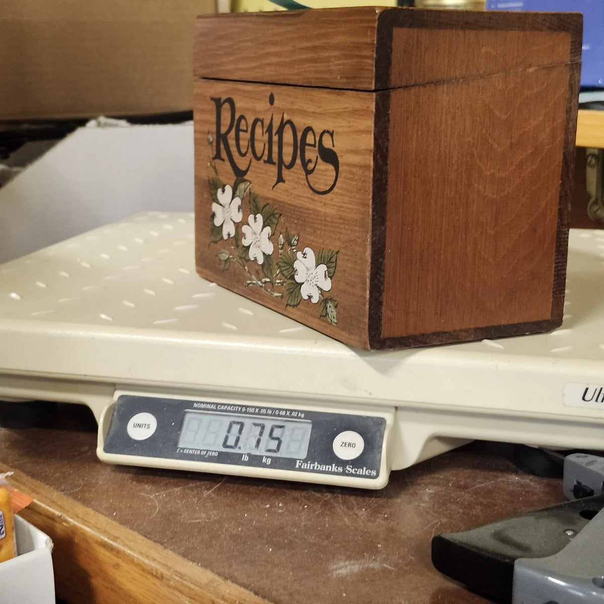 Wooden Recipe Box Floral Hinged Lid Recipe Card Holder Country Decor 7" x 4" x5"