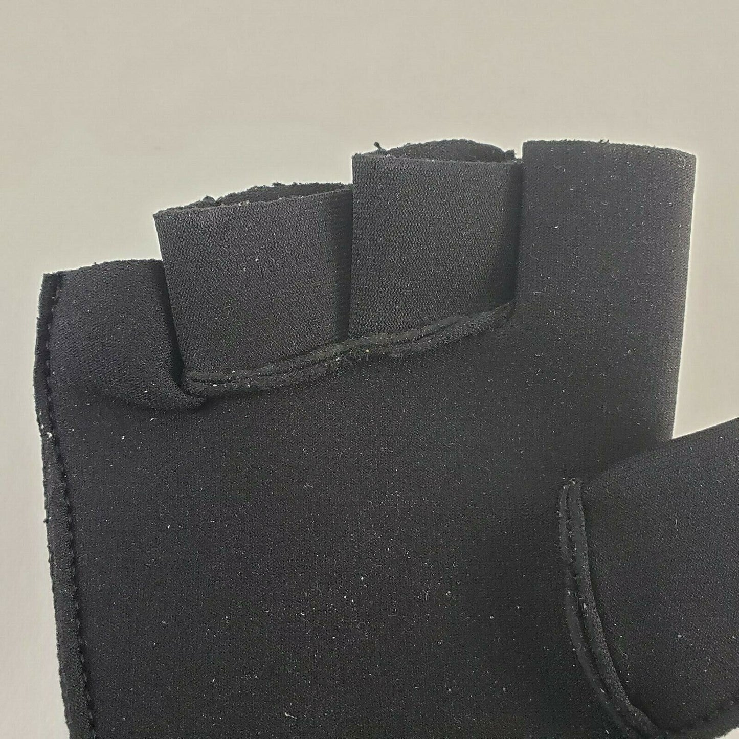 Impacto 585-00 Anti Fatigue Gloves Half Finger Neoprene Right Hand Medium