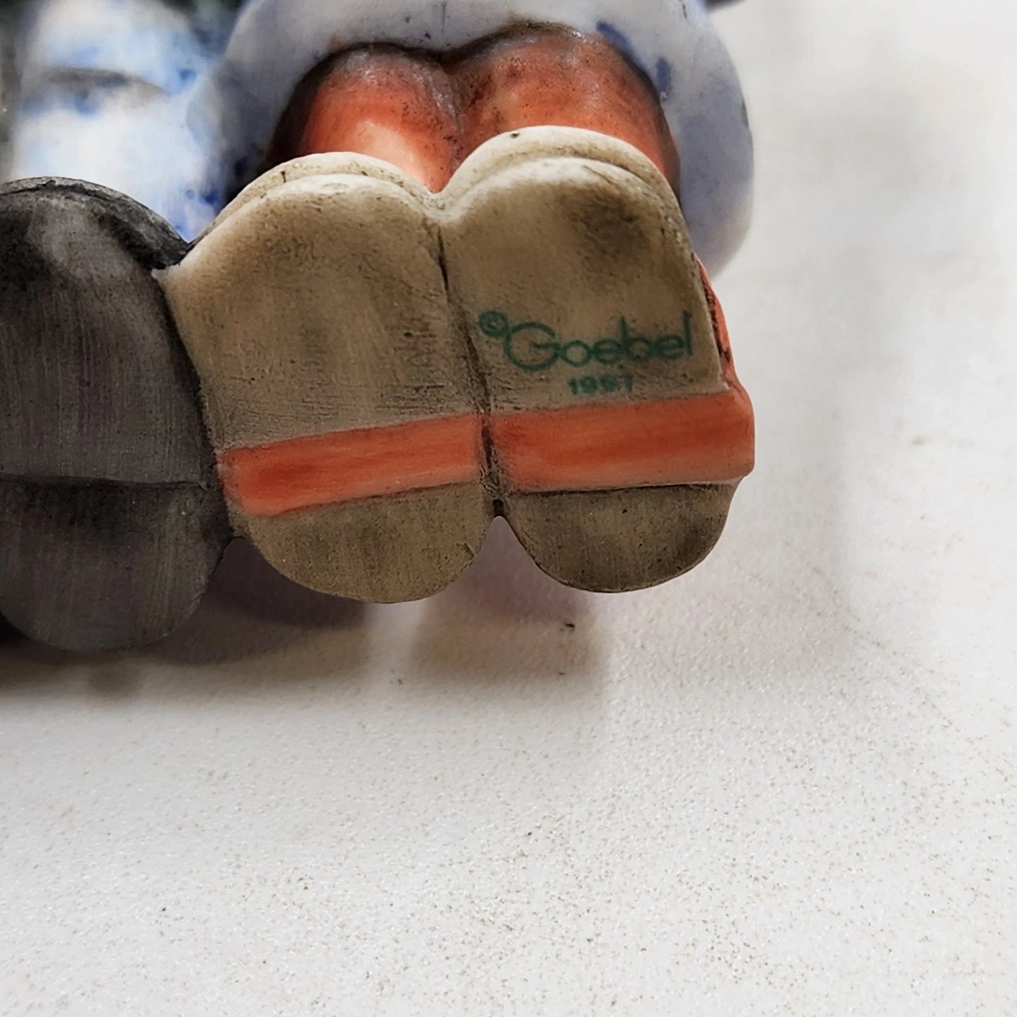 Berta Hummel HEAVENLY TRIO Ornament 1997 Goebel Carolers Cardinal Porcelain 3"