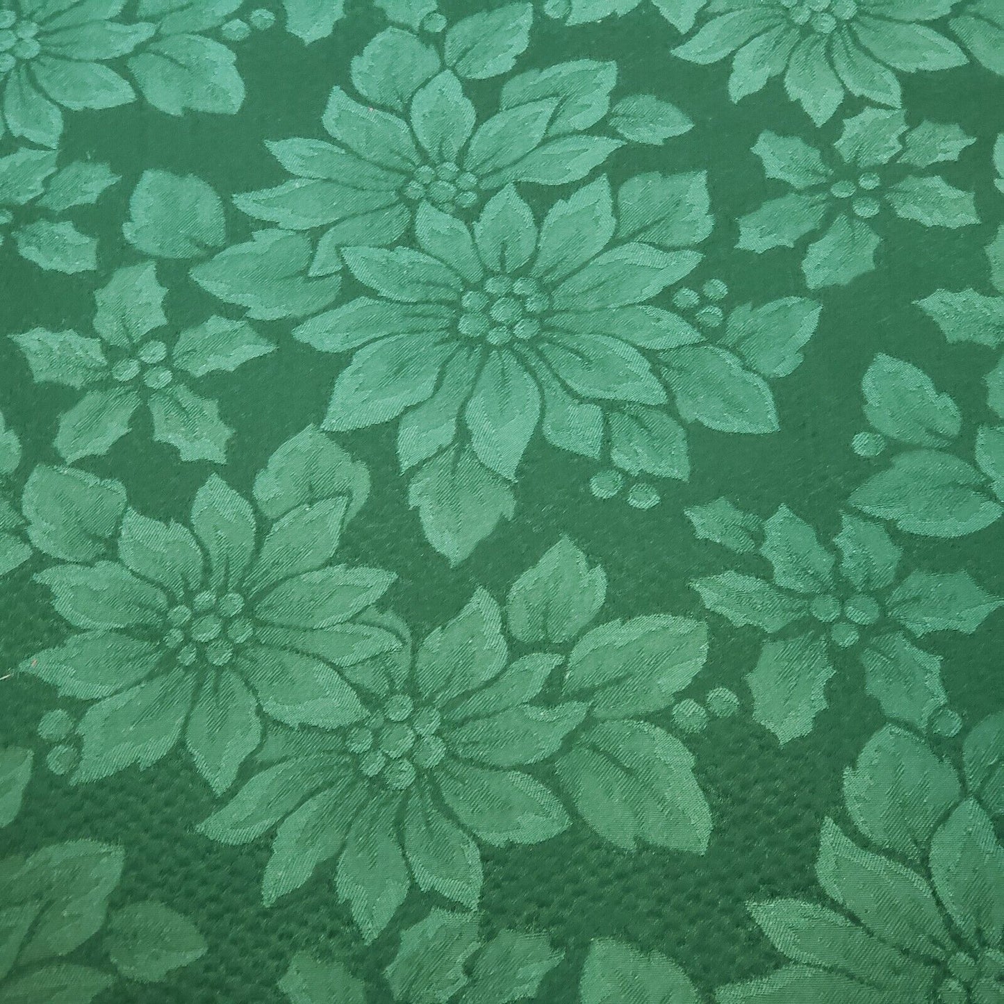 Green Poinsettia Holly Tablecloth Set 60x84 with 5 Placemats Holiday