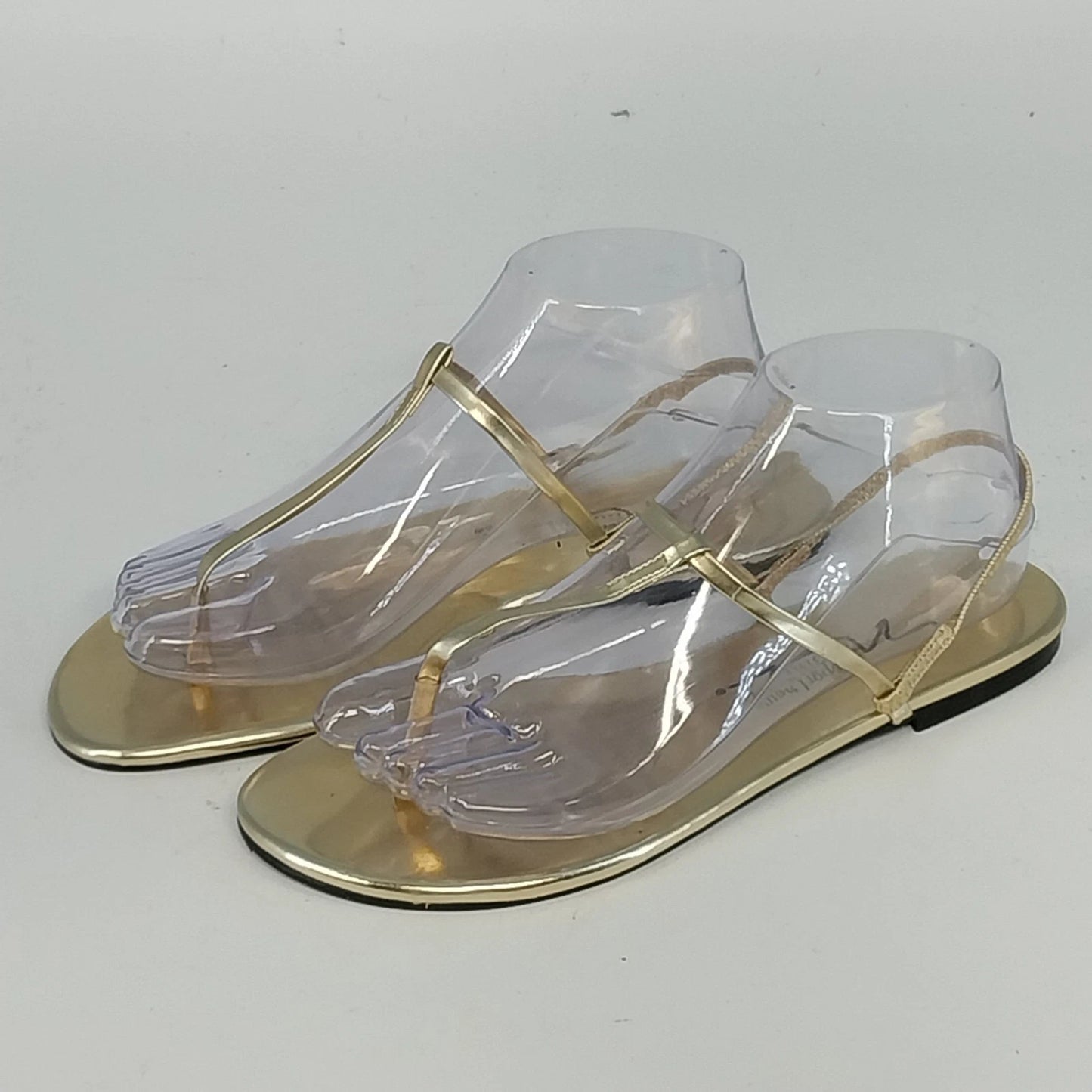 Newport News Sandals Gold T Strap Flat Easy Style Women's 7.5 All Man Made China