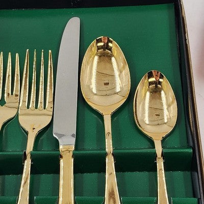 20 pc Flatware Set Hollyberry Classic Traditions Service for 4 New JC Penney NOS