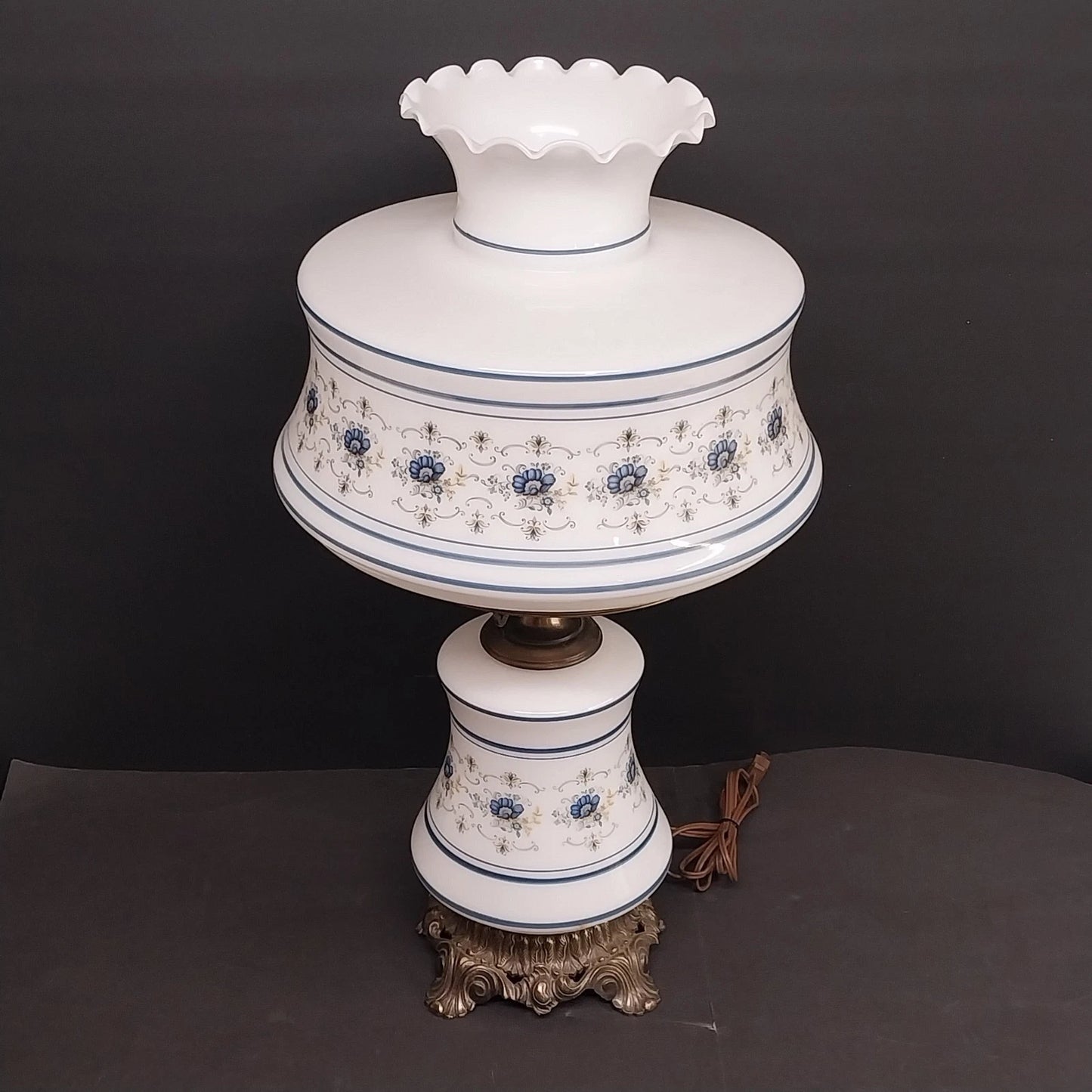 Quoizel Abigail Adams Blue Floral Milk Glass 3 Way Gone With The Wind Lamp Vtg