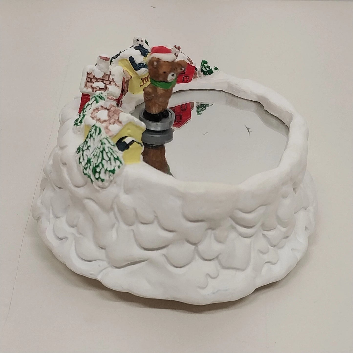 Christmas Around the World Skating Bear Musical Music Box 54-586 Original Box
