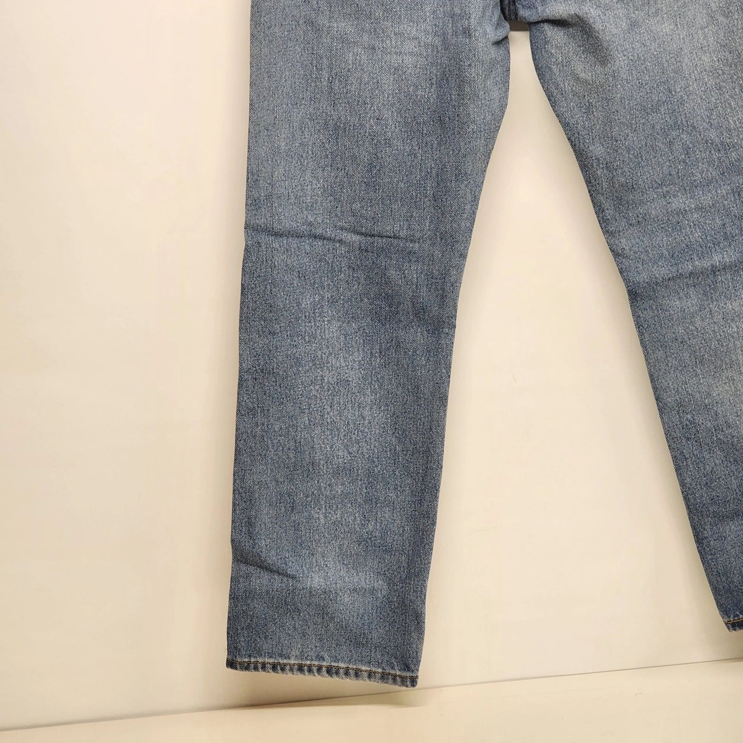 Levi’s 505 Men's Straight Fit Jeans 32x30 Medium Wash Distressed Blue Denim