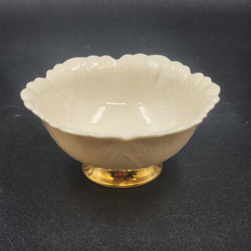 Lenox USA Trinket Dish Cabbage Leaf Footed 4.5" Bowl Cream with Gold Base