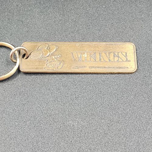 Snoopy NFL Minnesota Vikings Football Brass Keychain Quantasia Vintage 1958