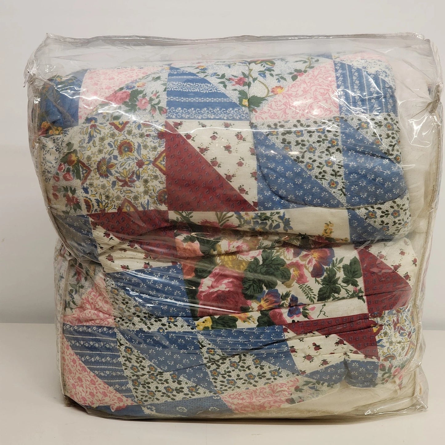 Snuggle Wrap Blanket 60"x86" Fleece Zippered 100% Polyester NOS in Original Bag