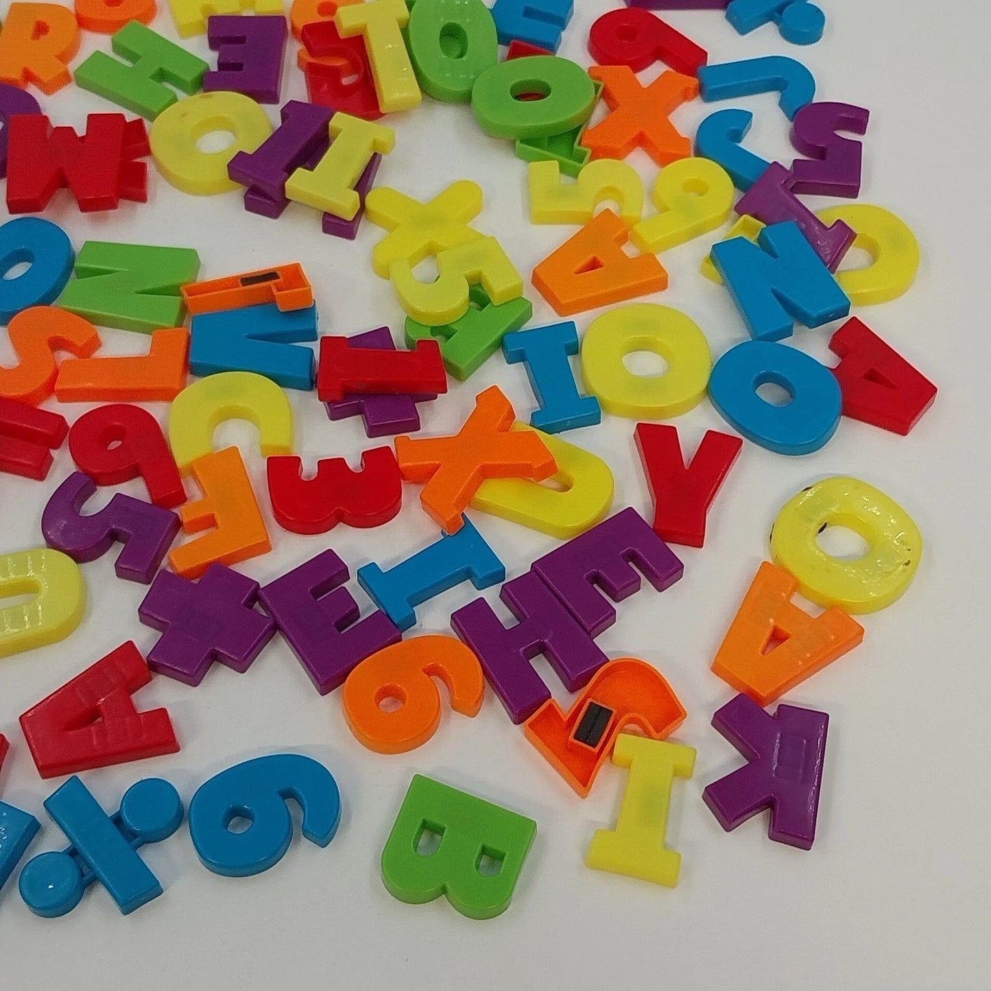 104 Magnetic Letters & Numbers Educational Learning Set w Storage Tub Multicolor
