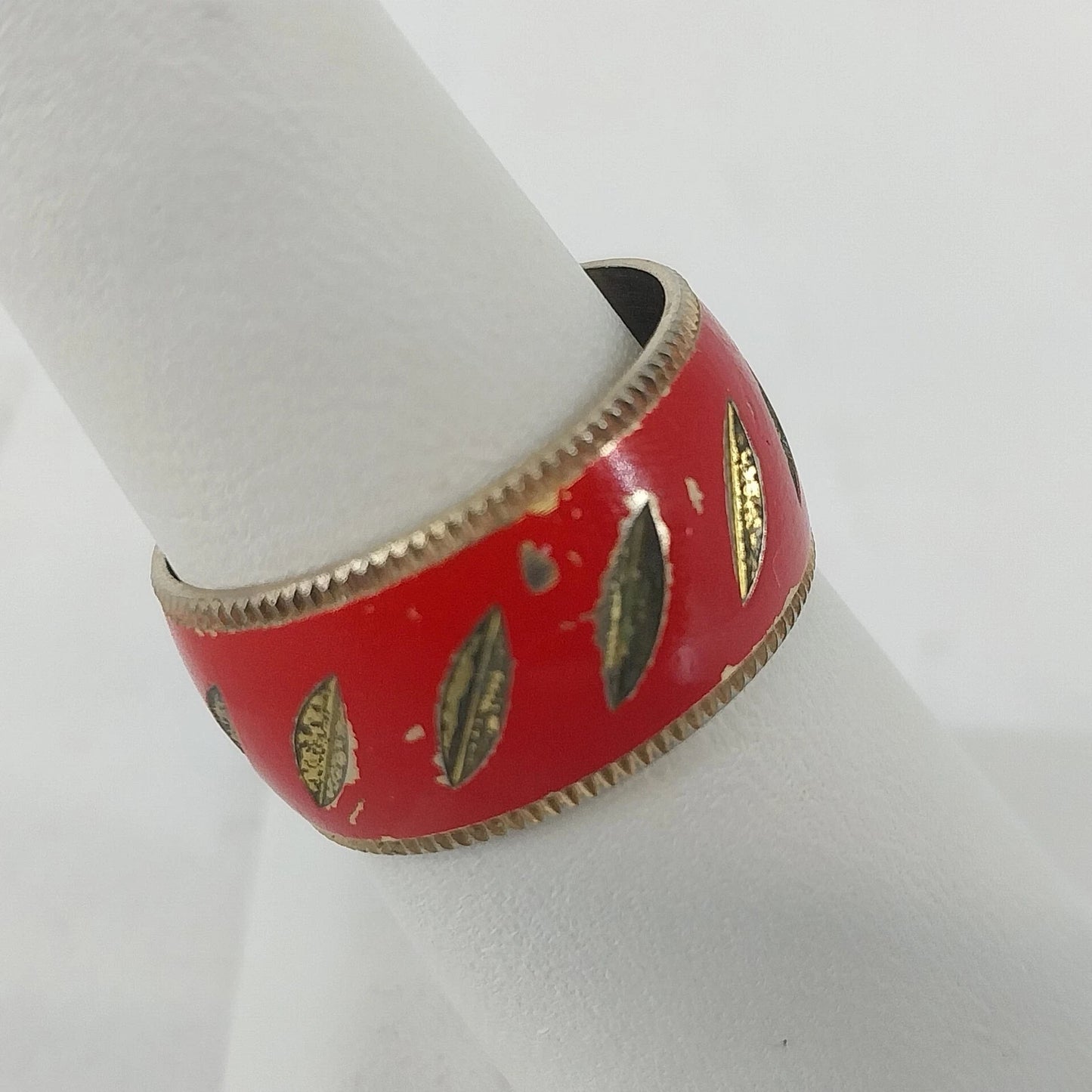 Red Enamel Wide Statement Ring Gold Tone Cutout Leaf Size 7 Vintage
