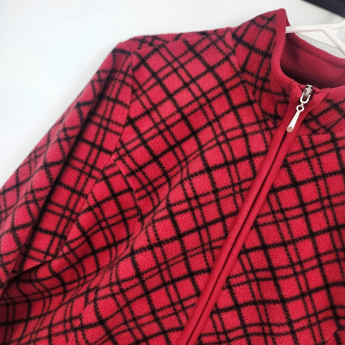 Karen Scott Sport Women's Fleece Jacket Large Red Black Plaid Full Zip Pockets