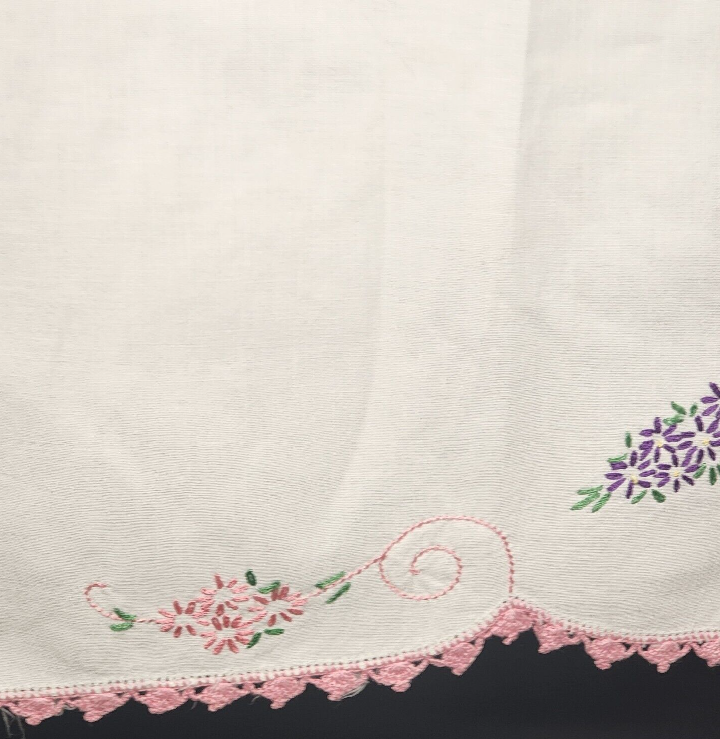 White And Pink Hand Embroidered Linen Tablerunner Vintage With Lace Trim