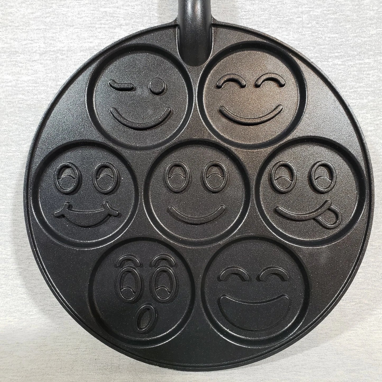 Nordic Ware Emoji Pancake Griddle Pan Seven 3" Smiley Faces Aluminum 10.5"