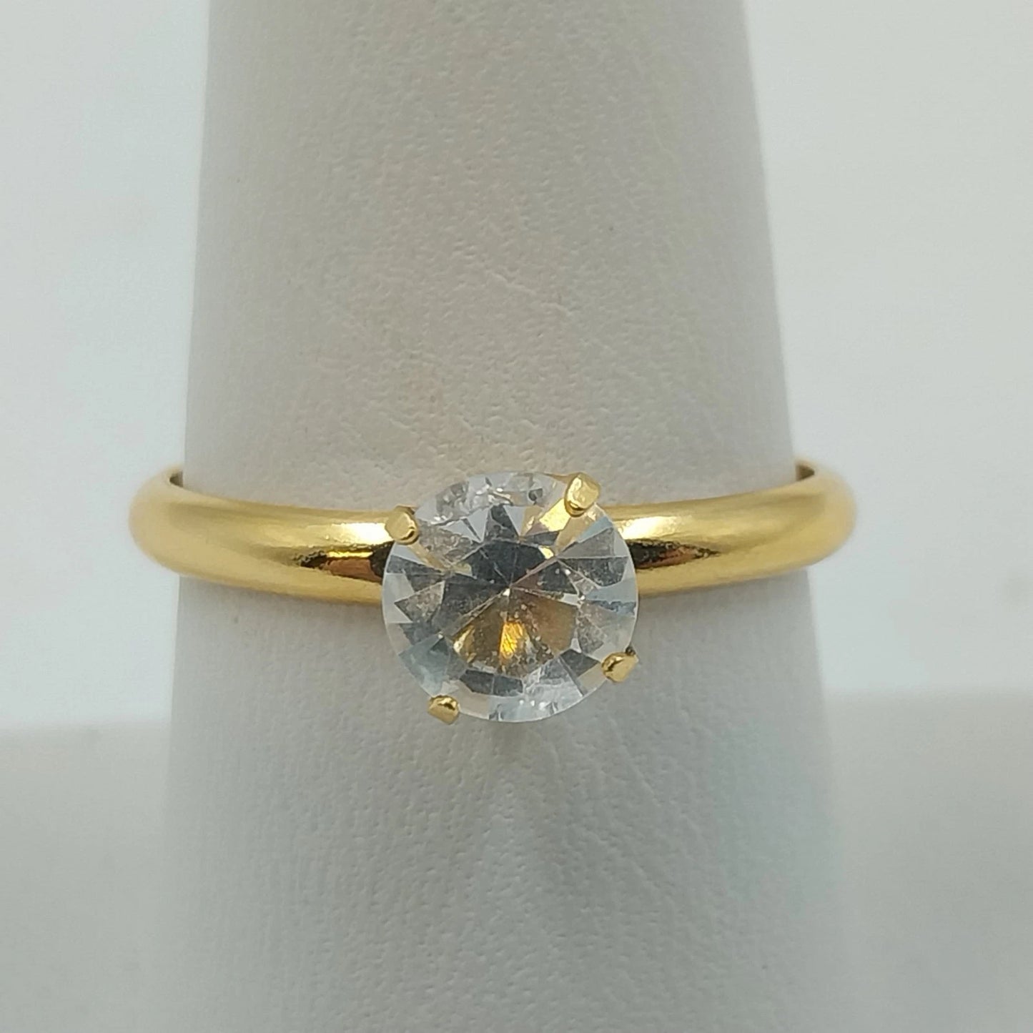 Gold Tone Solitaire Ring Faceted Round Clear Stone Women's 8.5 Fashion Jewelry