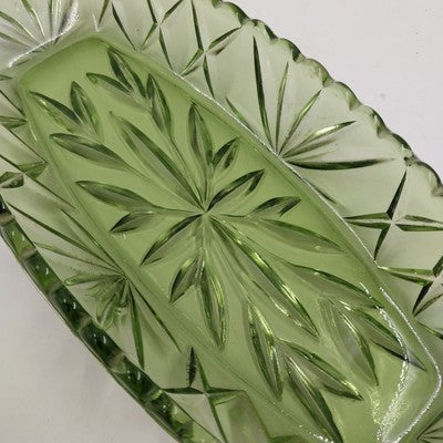 Hazel Atlas Avocado Green Oblong Relish Dish with Prescut Star Motif – 9.5 × 4.5″
