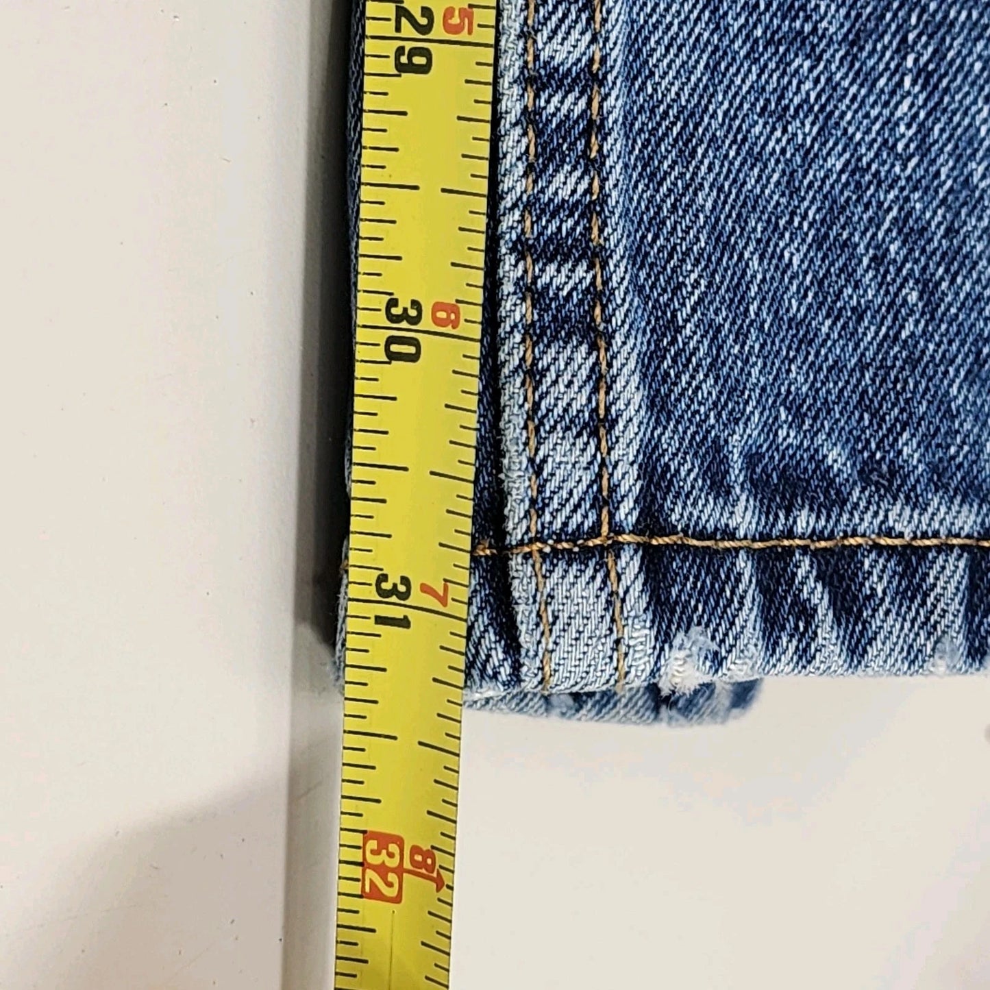 Levi's 560 Tapered Loose Jeans Men's 38x34 Light Wash Denim Comfort Discontinued