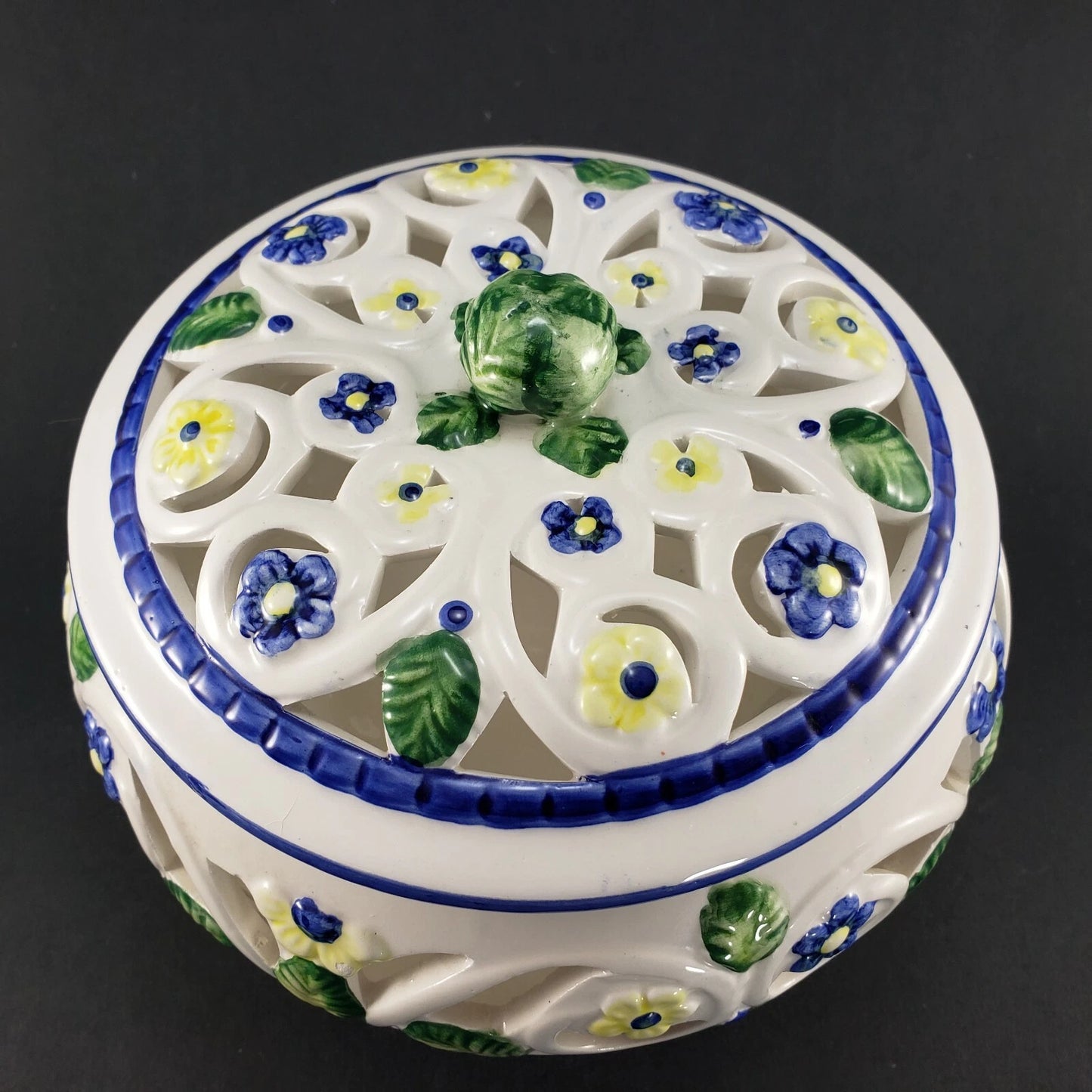 Bombay Style Porcelain Potpourri Covered Dish Floral Reticulated Bowl w Lid