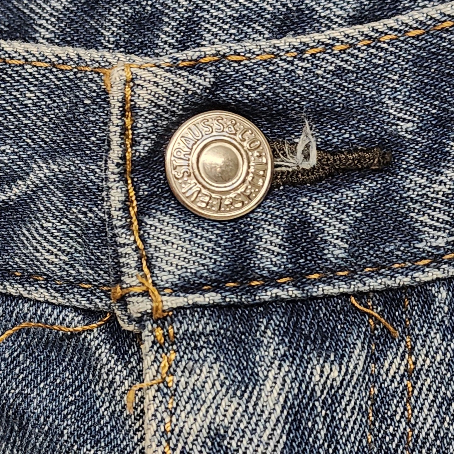 Levi's 505 Mens 32x30 Heavy Wash Distressed Straight Leg Jeans