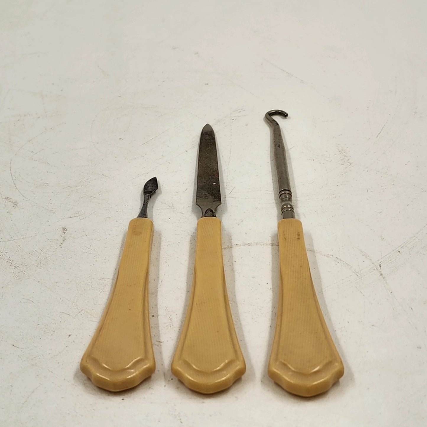 Finderton Opticians Dayton OH Grooming Tool Kit Razors Scissors Brushes Vintage